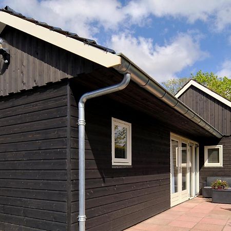 Vakantiehuis 'T Laaisterplakky Zonder Drempels Oude Bildtzijl Luaran gambar