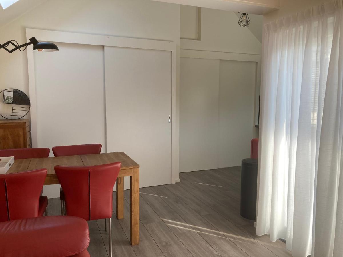 Vakantiehuis 'T Laaisterplakky Zonder Drempels Oude Bildtzijl Luaran gambar