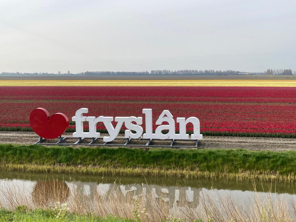 Vakantiehuis 'T Laaisterplakky Zonder Drempels Oude Bildtzijl Luaran gambar